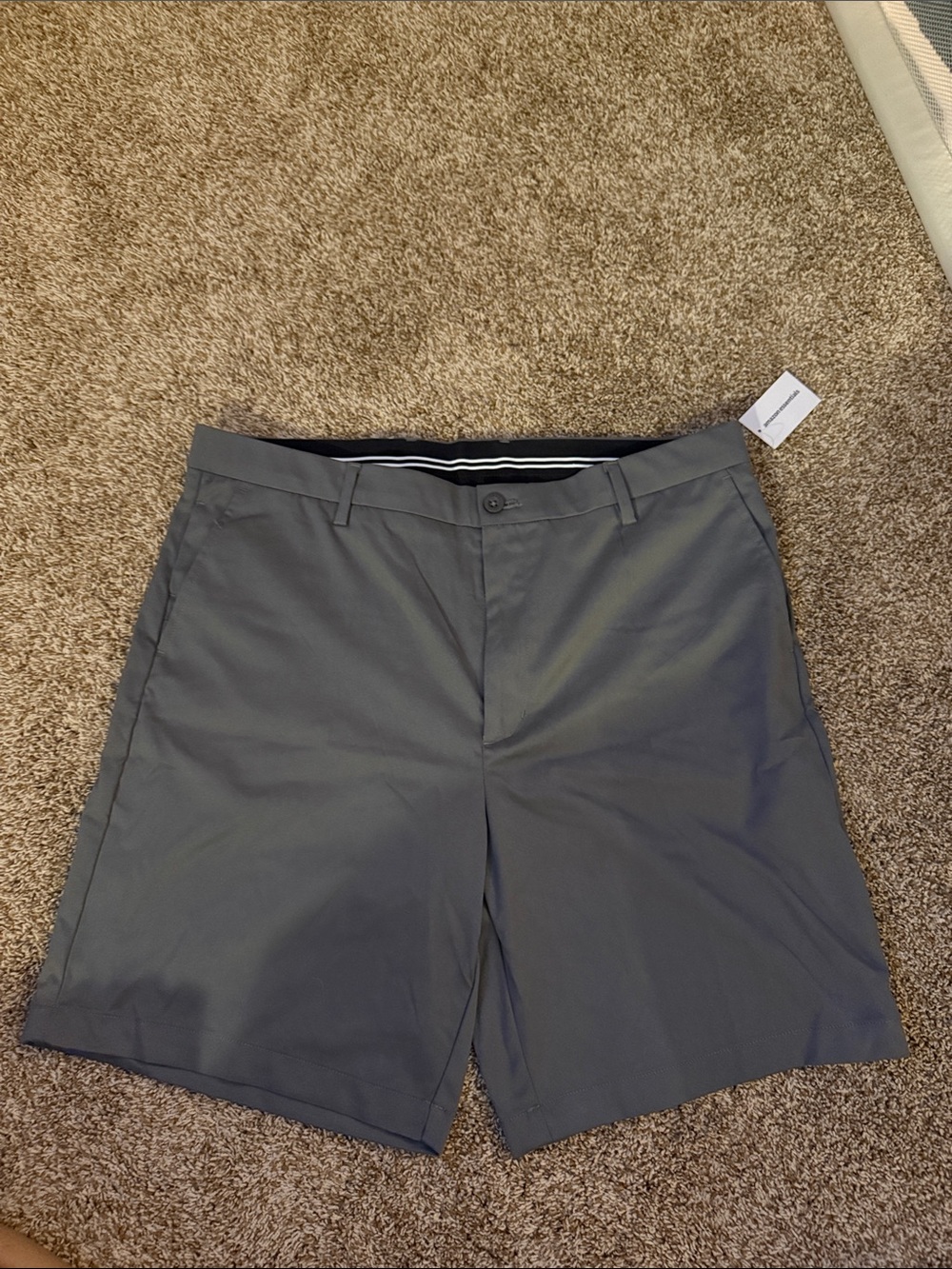 Amazon Essentials Men's Gray Flat-Front Performance Shorts